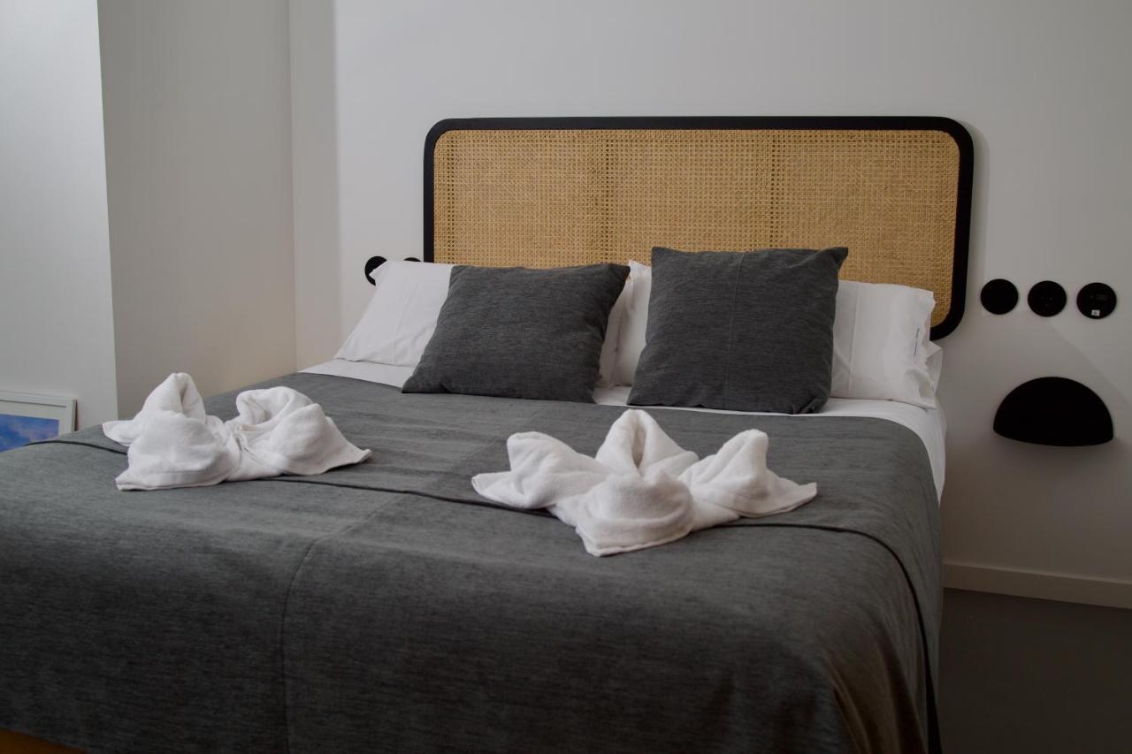 Suite 101 - 2 Bedroom Suite At Amando Perez Suites Ribadeo Esterno foto