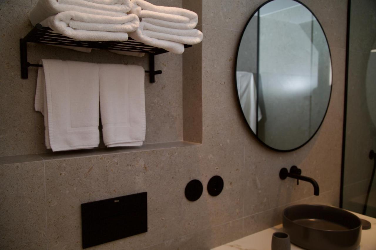 Suite 101 - 2 Bedroom Suite At Amando Perez Suites Ribadeo Esterno foto